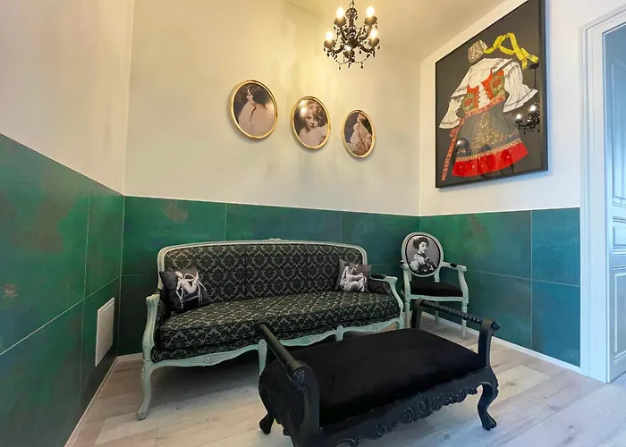 Vintage & Modern - Best Of Both Worlds In The Heart Of Prague